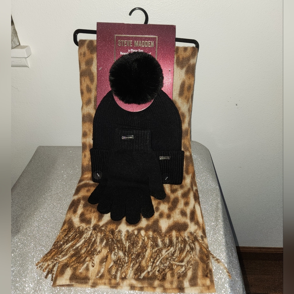Women's Steve Madden Black and Leopard  Hat/Scarf/Gloves Set